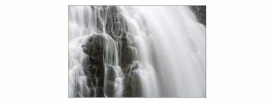 Fototapeta Wodospad Skały 270 x 405